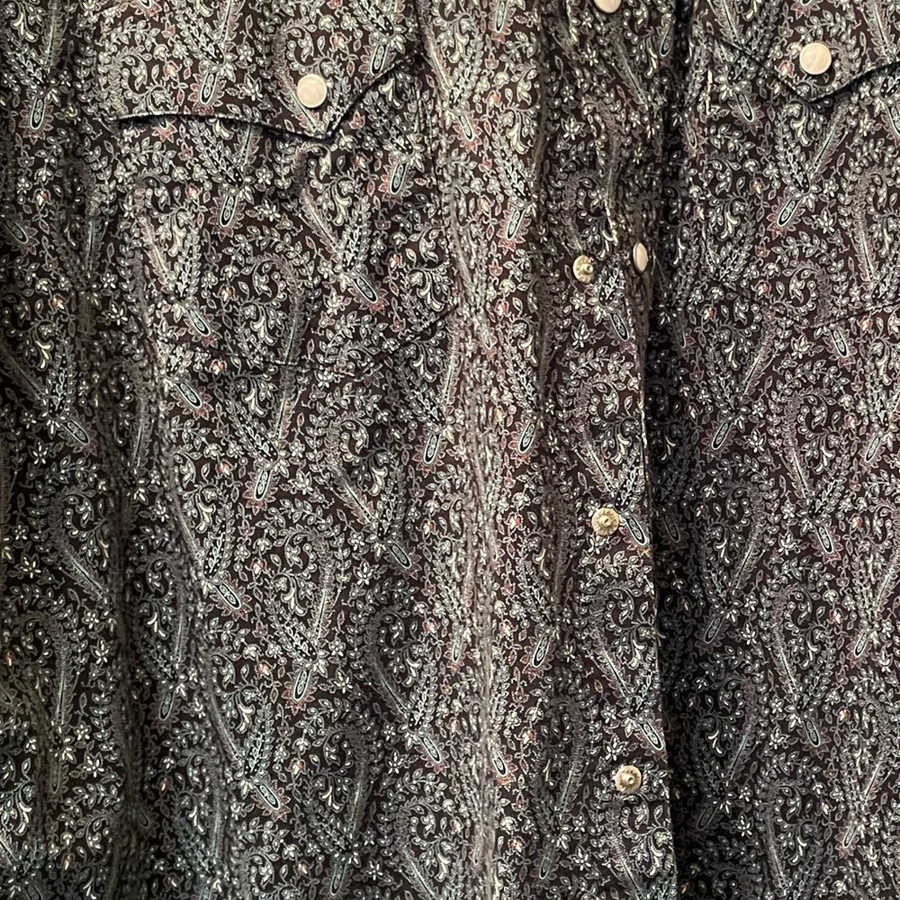 Shades of blue paisley print with snaps